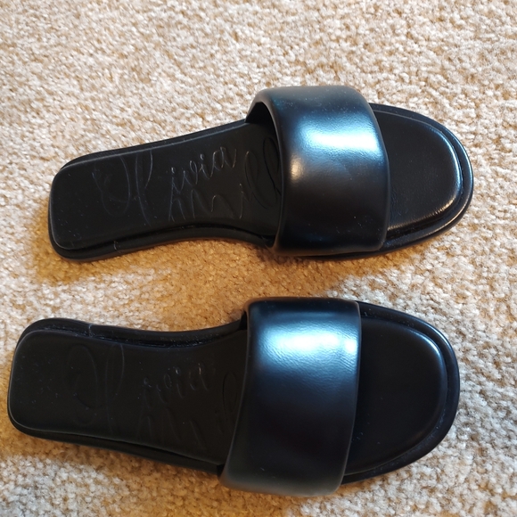 Olivia Miller Black NWOT Slide Sandals Sz 7.5 runs large - Picture 3 of 8